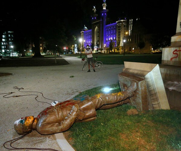 Protesters Topple Confederate Statue in Virginia Capital