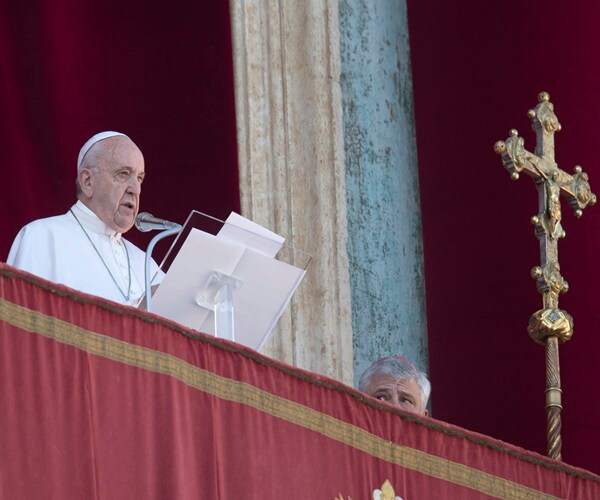 Senators Ask Pope Francis to Press China on Religious Freedoms