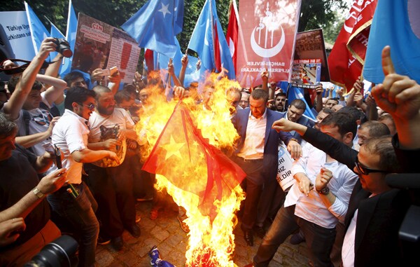 Turkey Anti-China Protests in Sympathy With Muslim Uighurs 