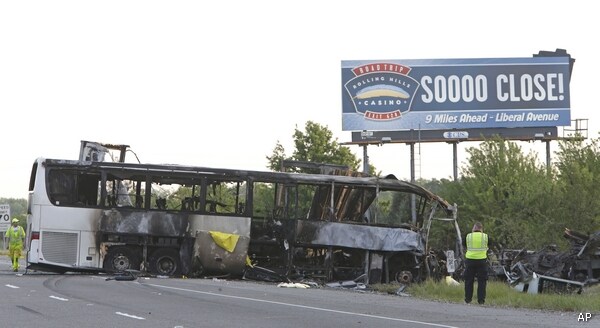 FedEx Truck, Bus Full of Students Collide in California, Killing 10