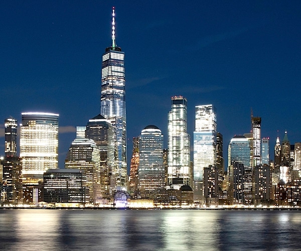 the new york city manhattan skyline