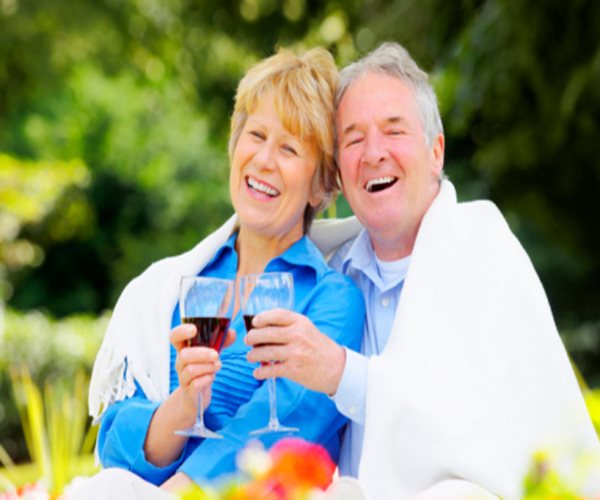 Regular Drinkers Less Likely to Have Dementia