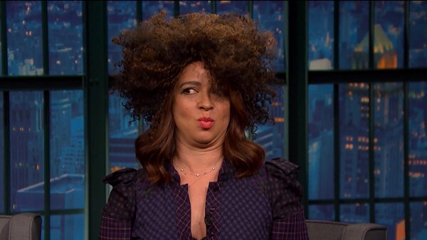 Maya Rudolph Imitates Rachel Dolezal With Help From Giant Wig