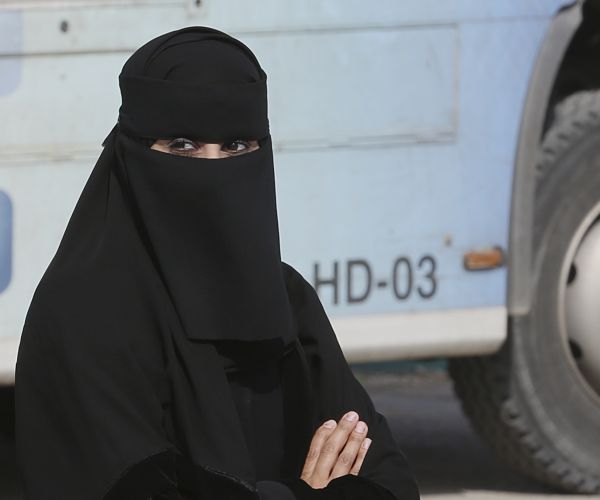 Saudi Arabia: End Male Guardianship of Women, Hundreds Implore