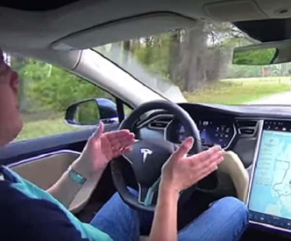 Consumer Reports: Steer Tesla Autopilot to Side of the Road