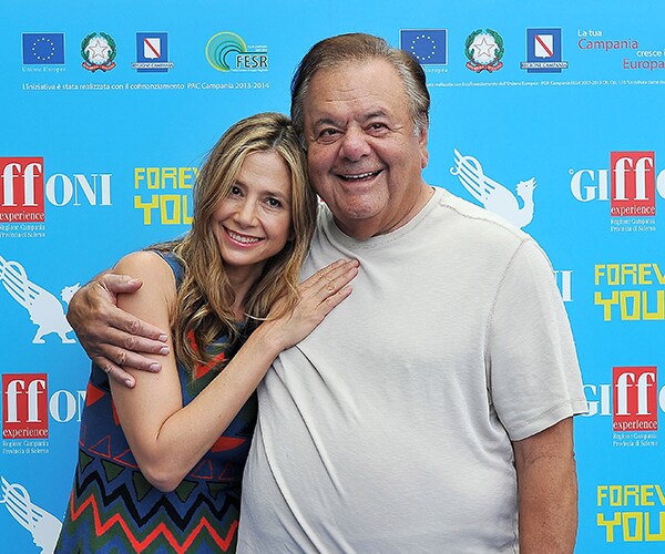 Mira Sorvino Praises Dad Paul for His Weinstein Reaction