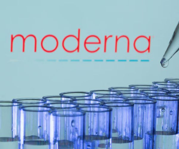 Report: US Nears Deal to Fund Moderna's Bird Flu Vaccine Trial