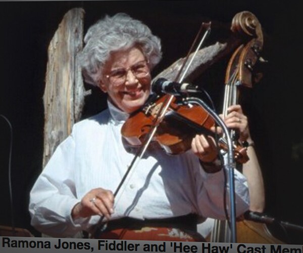 Ramona Jones, Renowned Fiddler and 'Hee Haw' Star, Dies at 91