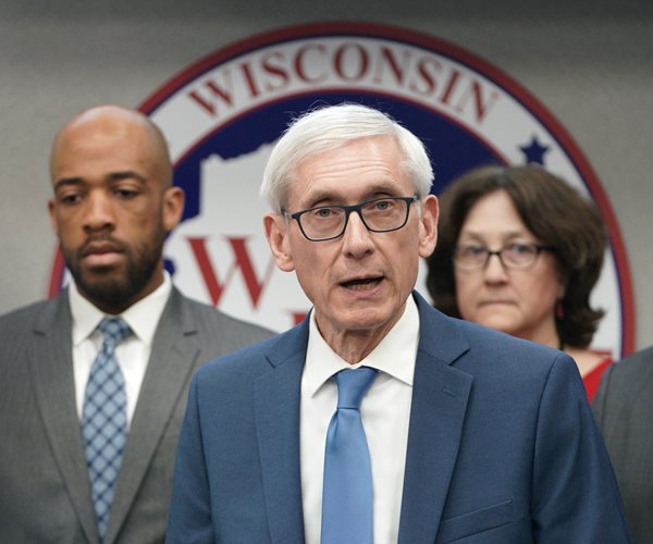 Wisconsin Governor Orders Delay of Tuesday Election to June