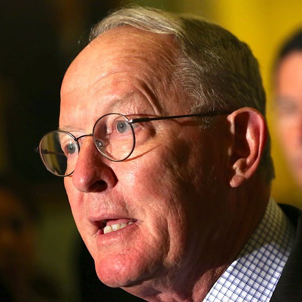 Lamar Alexander: Trump Should Wear a Mask