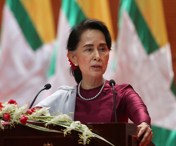 Aung San Suu Kyi Speaks About Myanmar's Rohingya Muslim Crisis