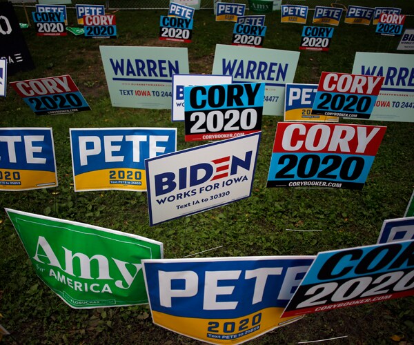 Democratic presidential campaign signs in Des Moines, Iowa