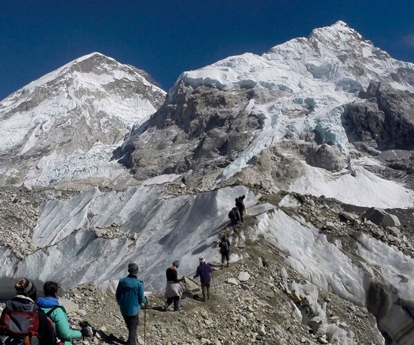 Mount Everest Climbers: 4 Dead in 4 Days in 'Circus' at Summit