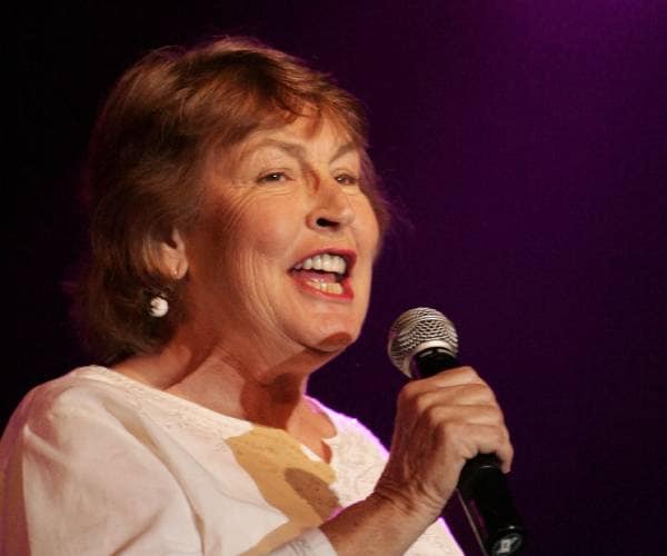 'I Am Woman' Singer Helen Reddy Dies at 78