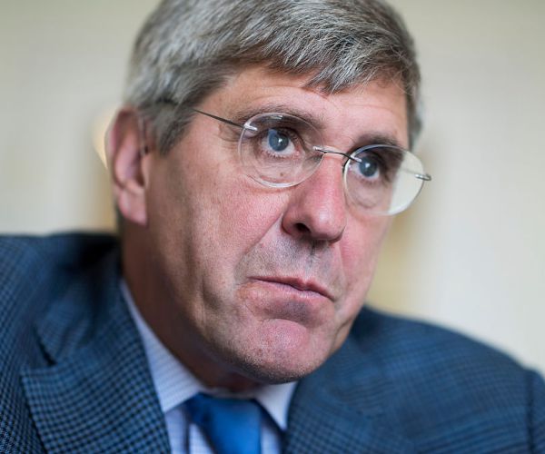 Trump Fed Pick Stephen Moore Withdraws From Consideration