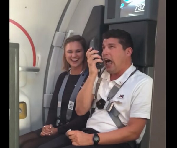 Southwest's Looney Tunes Flight Attendant Goes Viral (Video)