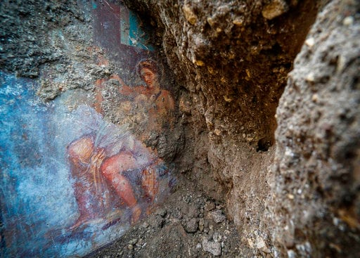 Sensual Goddess Fresco Discovered in Ancient Pompeii Bedroom