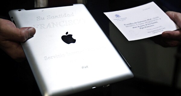 Pope Francis' iPad Auctioned for $30K to Benefit Uruguay School