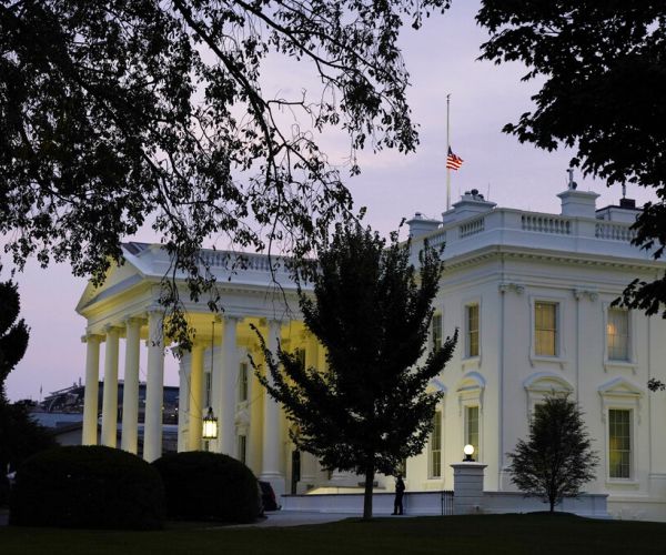 White House Staff Told to Stay Home If They Experience COVID-19 Symptoms 