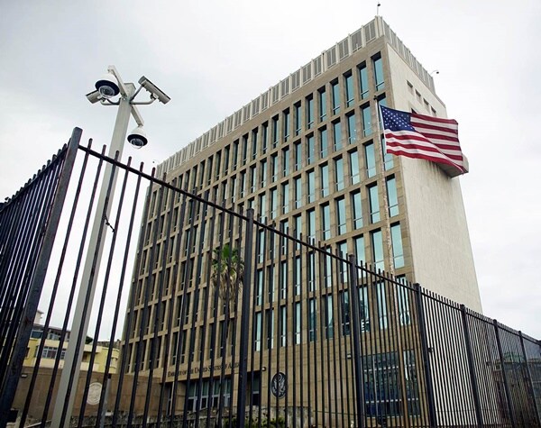 Cuban Official: Still No Clue on US Diplomat Health Mystery