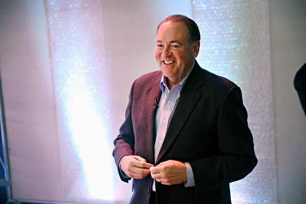 Huckabee Hauls in $8 Million for Campaign