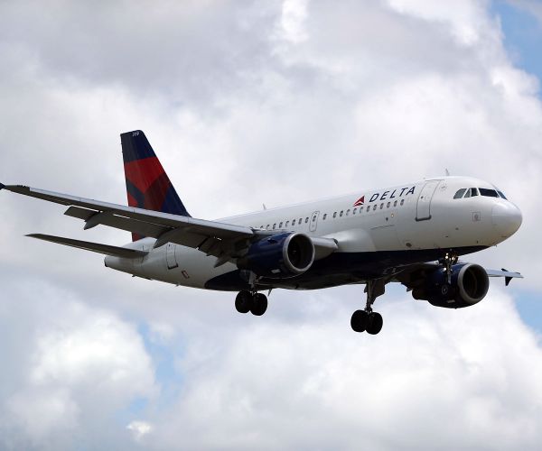 Delta In-Flight Messaging: Free, No Fine Print