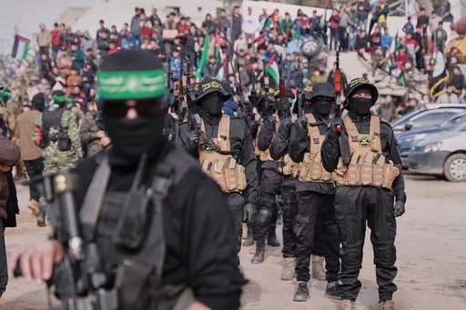 Hamas Releases 4 Israeli Soldiers in Exchange for 200 Palestinian Prisoners