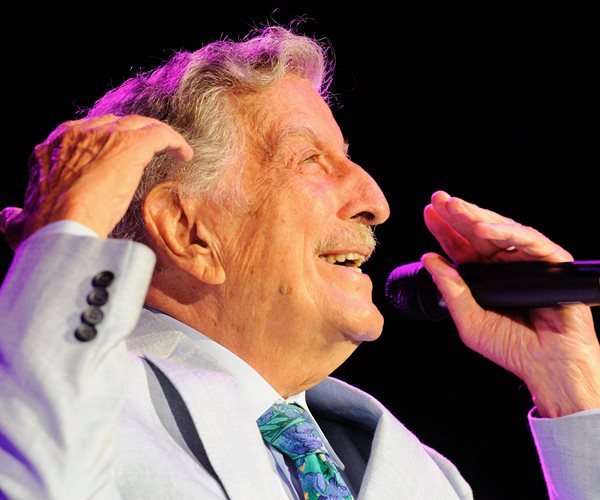 Legendary Singer Tony Bennett Dies at 96