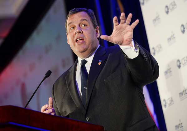 Chris Christie Slams Obama, Fed on Economy