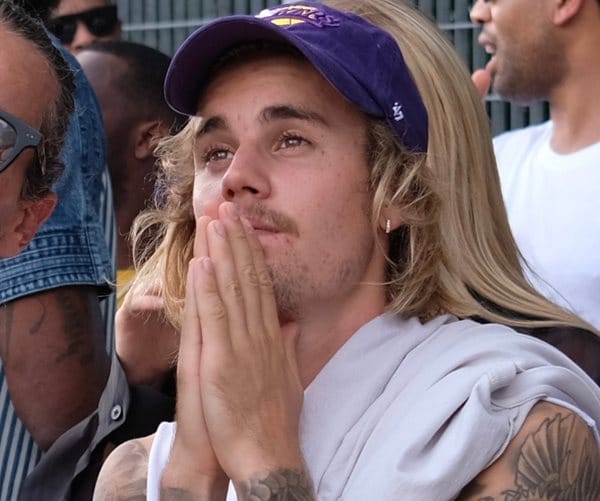 Justin Bieber Breakdown? Star Asks Fans to 'Pray for Me'