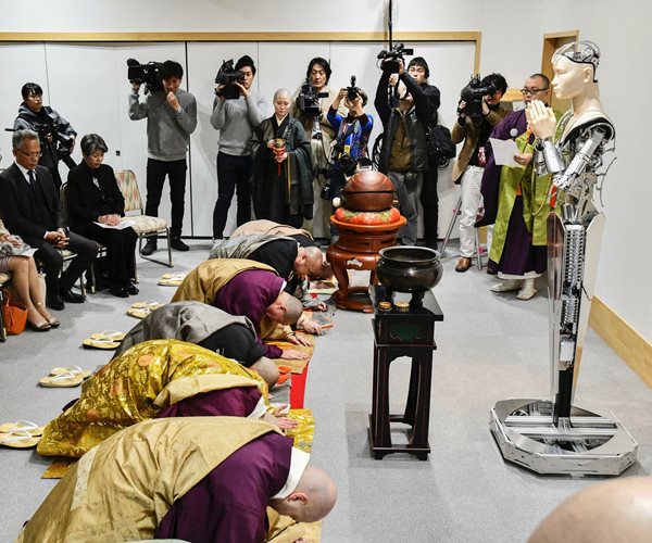 Rise of the Machines: Ancient Japanese Shrine Debuts Buddhist Robot