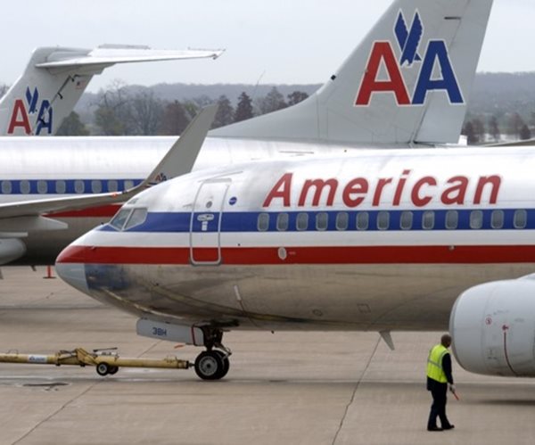 American Airlines in Talks to Boost Cash With Junk Bond Deal