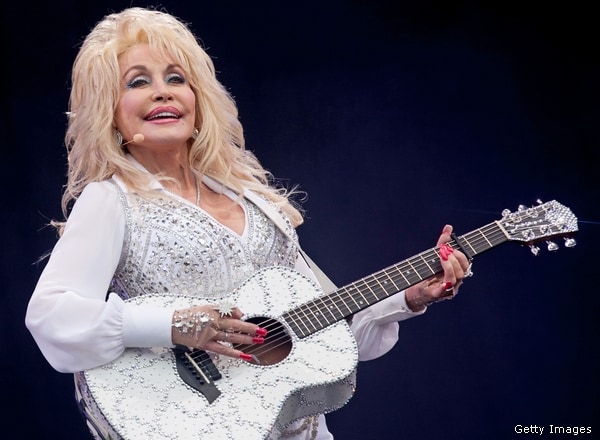 Dolly Parton Shines at Glastonbury Festival Despite Lip-Syncing Rumors