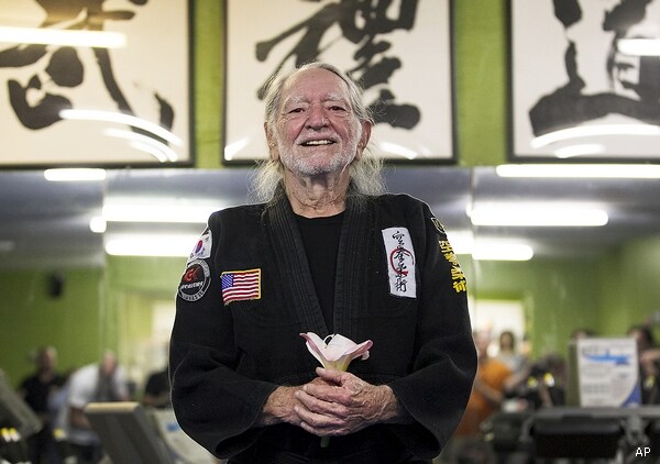 Willie Nelson Gets Fifth Degree Black Belt