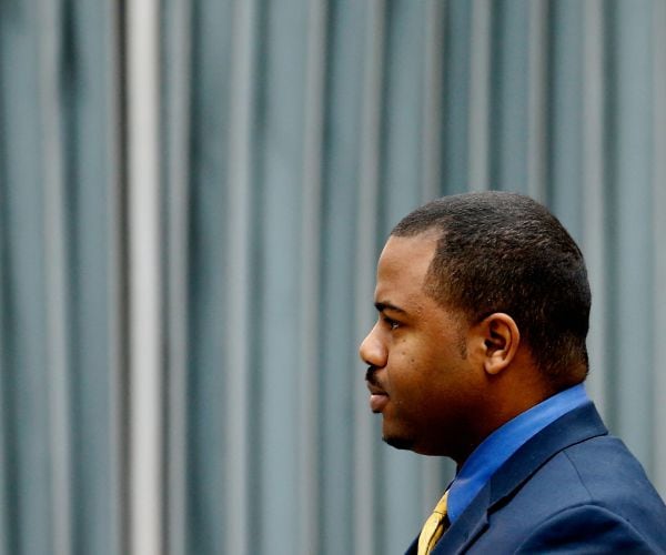 Freddie Gray Trial: Hung Jury Means No Conviction for First of 6 Baltimore Cops