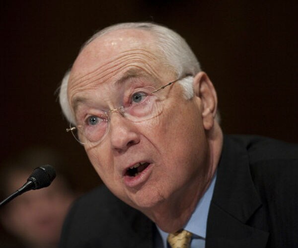 Phil Gramm: 'Astonishing' GOP Can't Defend Tax Cut on Wealthy