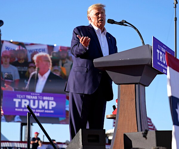 donald trump at a rally in waco, texas