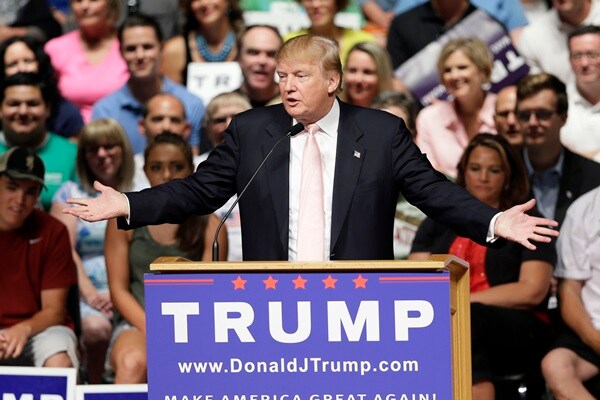 Conservatives: Trump's Muslim Comments Threaten 2016 GOP Win