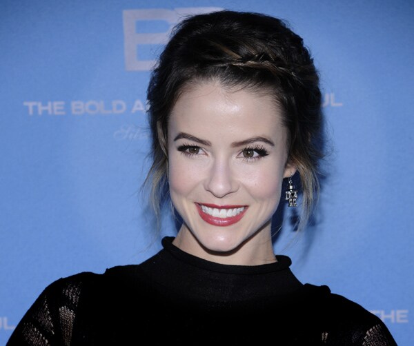 Linsey Godfrey: Car Hits 'Bold and Beautiful' Star, Breaks Both Her Legs