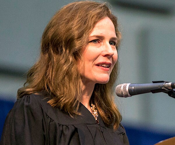 judge amy coney barrett delivers the commencement address at notre dame