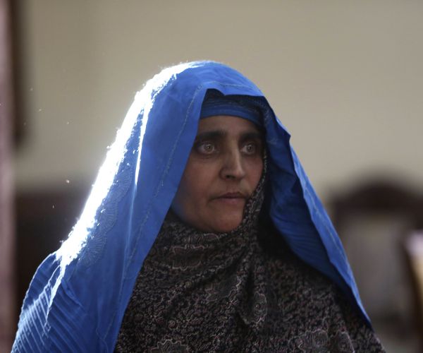 Sharbat Gula, Grown Up 'Afghan Girl,' Deported From Pakistan 