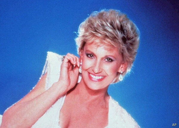 Tammy Wynette's Daughters Push to Put Singer's Name Back on Crypt