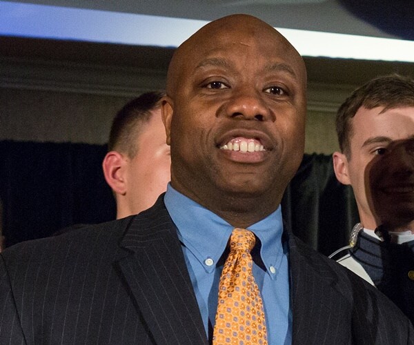 Sen. Tim Scott to African-Americans: 'Let's Give Mr. Trump a Chance'