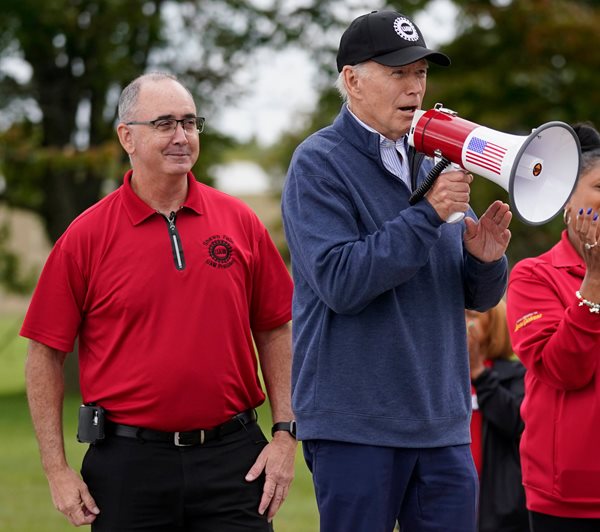 Biden to Meet With UAW President Fain