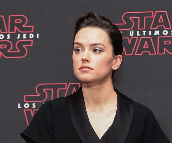 Daisy Ridley Builds Lego Millennium Falcon During Interview