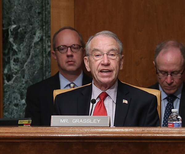 GOP Sen. Chuck Grassley Asks Hillary Whether 'Guccifer' Hacked Emails