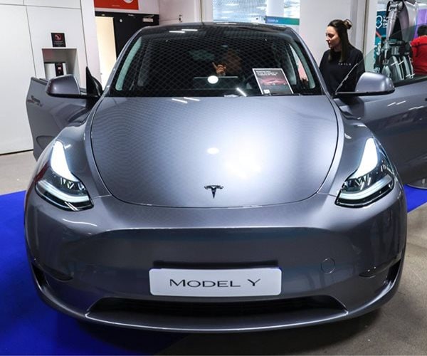 Teslas for 1st Time on China Government Purchase List