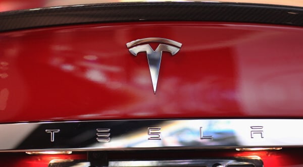 Tesla Sales Record: 10K Electric Cars Delivered in 1st Quarter