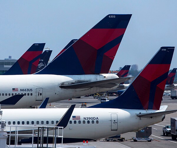 Delta Passenger Tied to Wheelchair With Blanket, Airline Apologizes