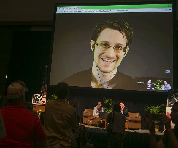 Politico: Obama Clemency Unlikely for Snowden, Manning, Others